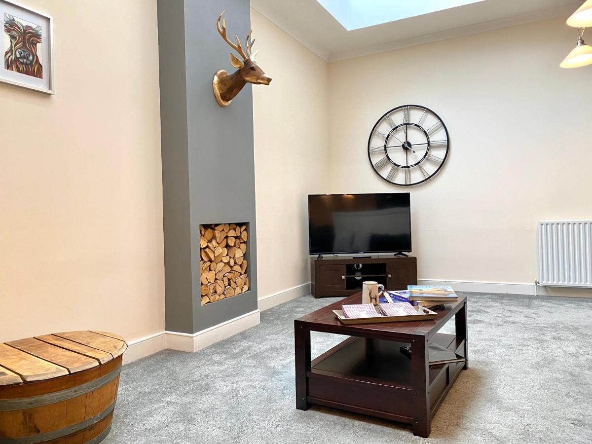 Serviced Accommodation Moray Lesmurdie House, Elgin - Free Parking, Free Wifi Exterior foto